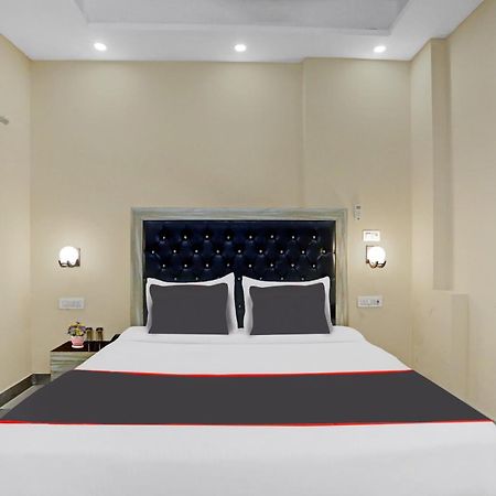 Collection O Metro View Ashok Vihar Near Shalimar Bagh Metro Station Hotel New Delhi Exterior photo
