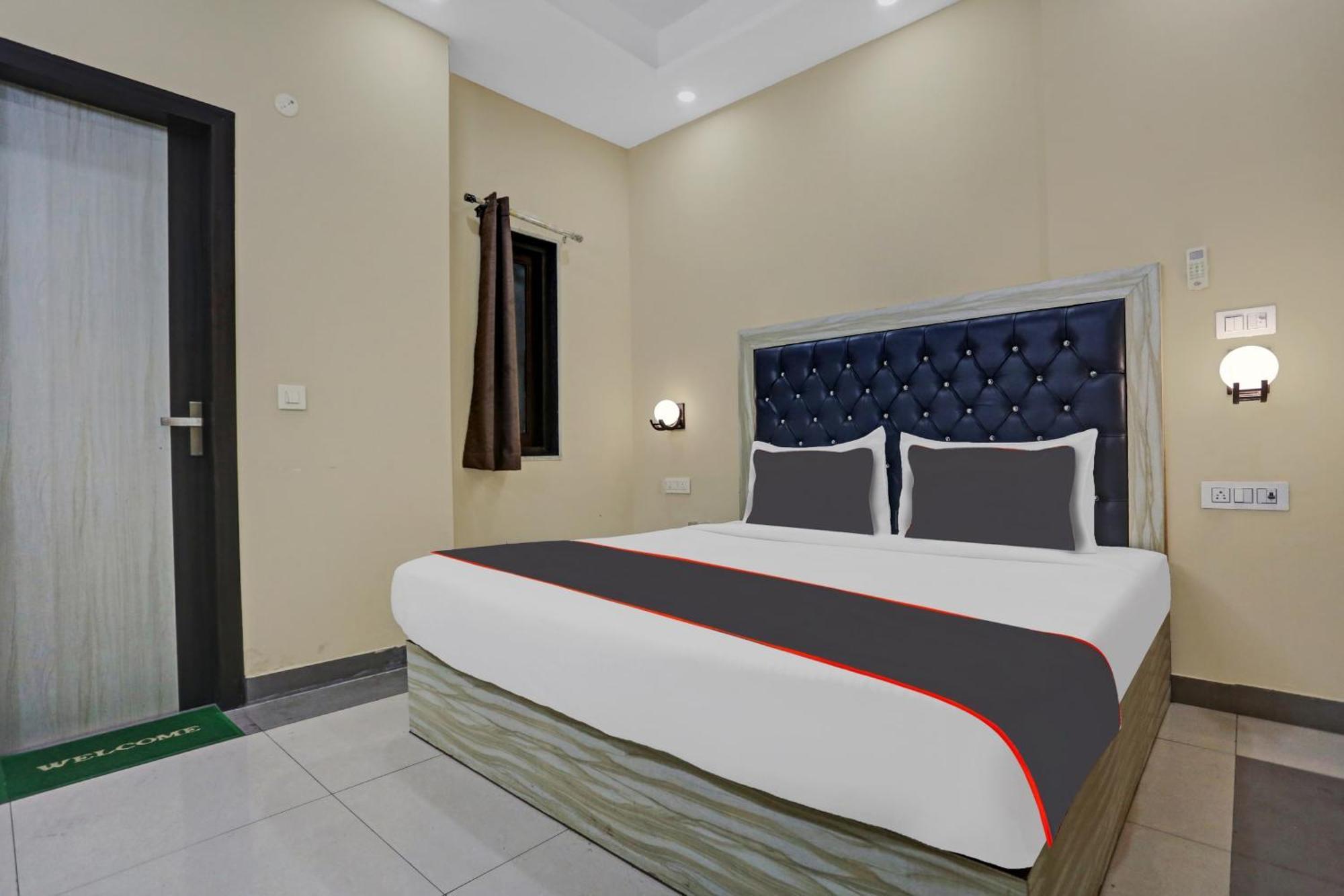 Collection O Metro View Ashok Vihar Near Shalimar Bagh Metro Station Hotel New Delhi Exterior photo